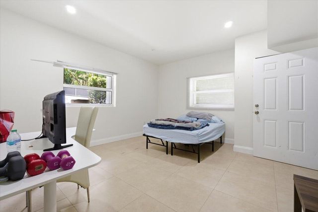 20100 NE 20th Court 0, Miami, FL 33179