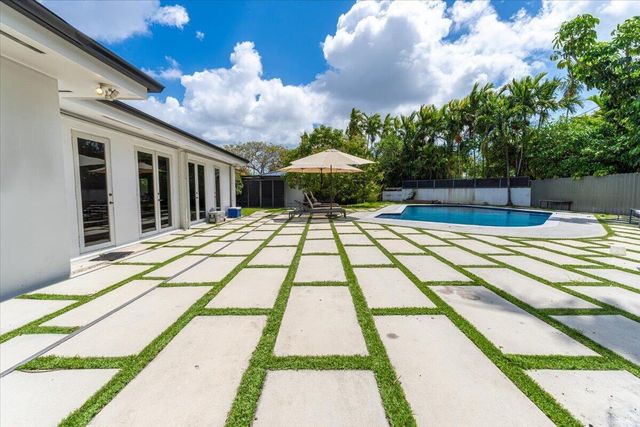 20100 NE 20th Court 0, Miami, FL 33179