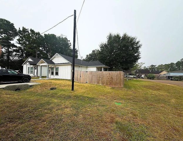 16713 E Forrestal, Montgomery, TX 77316