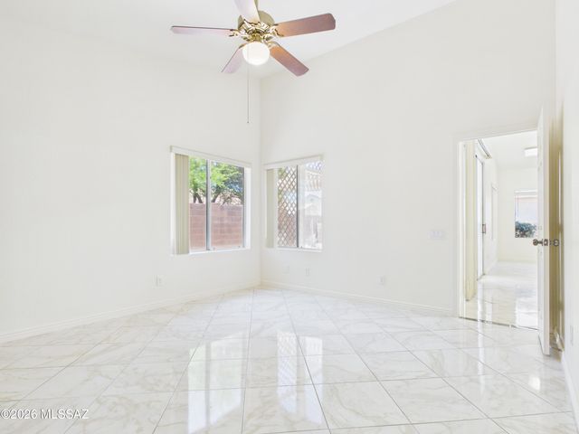 160 S Palace Gardens Drive, Tucson, AZ 85748