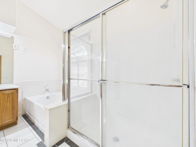 160 S Palace Gardens Drive, Tucson, AZ 85748