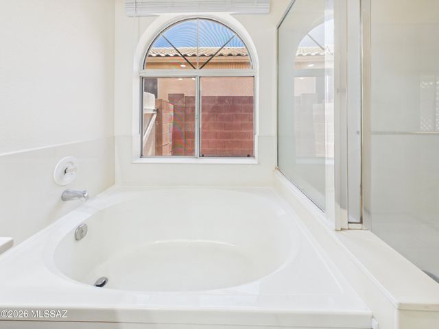 160 S Palace Gardens Drive, Tucson, AZ 85748