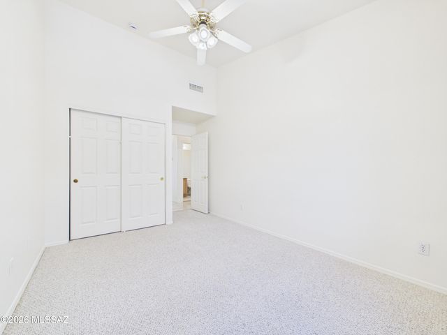 160 S Palace Gardens Drive, Tucson, AZ 85748