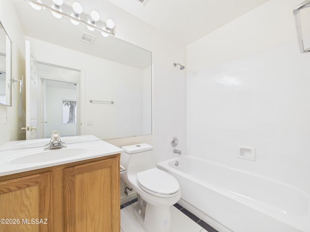 160 S Palace Gardens Drive, Tucson, AZ 85748
