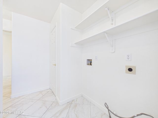 160 S Palace Gardens Drive, Tucson, AZ 85748