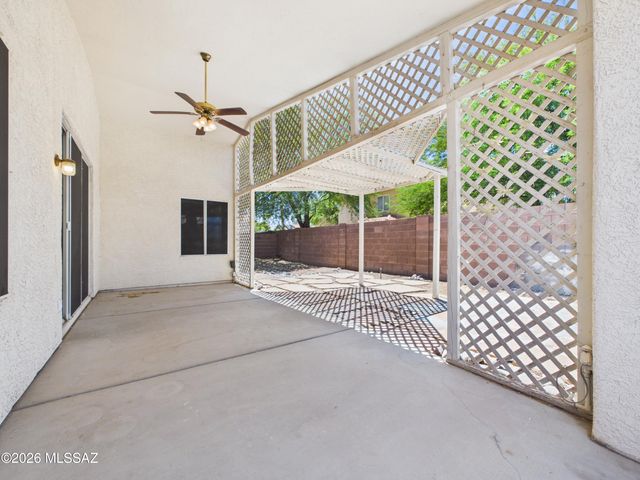 160 S Palace Gardens Drive, Tucson, AZ 85748