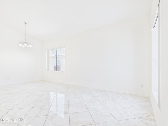 160 S Palace Gardens Drive, Tucson, AZ 85748
