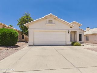 160 S Palace Gardens Drive, Tucson, AZ 85748
