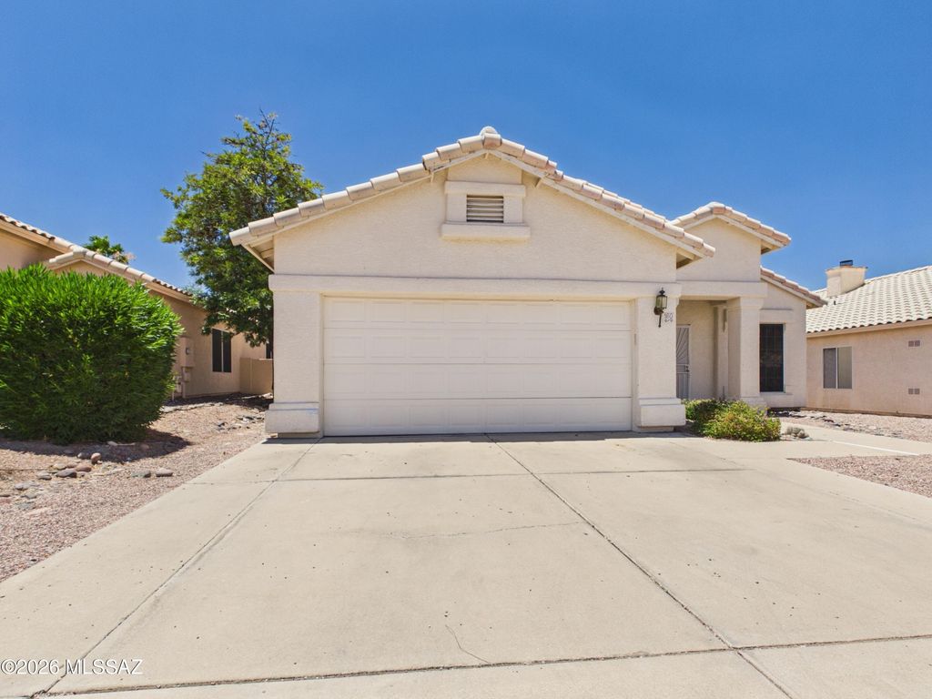 160 S Palace Gardens Drive, Tucson, AZ 85748