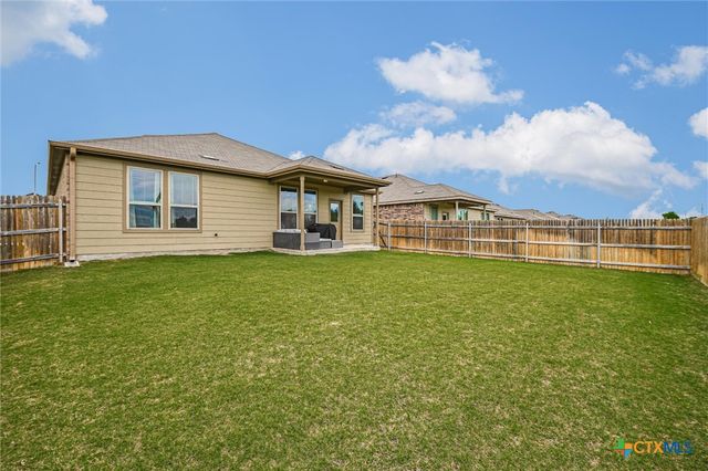 1915 T H Johnson Drive, Taylor, TX 76574