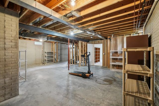 8095 Clover Ridge Court, Grand Blanc, MI 48439