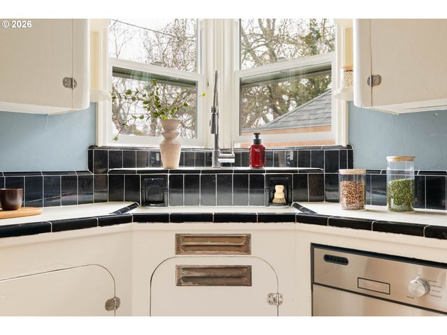 4420 Ne 78TH Ave, Portland, OR 97218