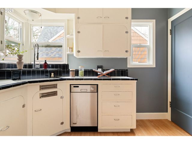 4420 Ne 78TH Ave, Portland, OR 97218