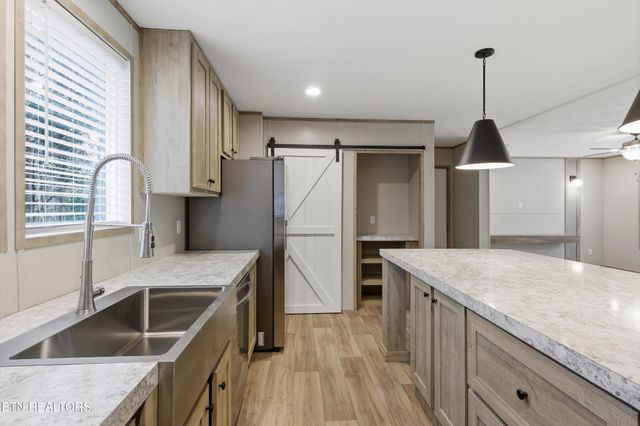 181 Pinecrest Drive, Loudon, TN 37774