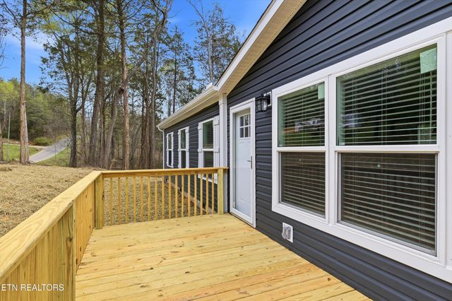 181 Pinecrest Drive, Loudon, TN 37774