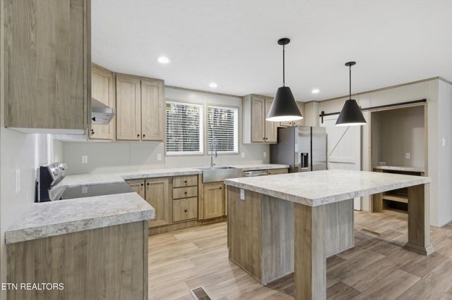 181 Pinecrest Drive, Loudon, TN 37774