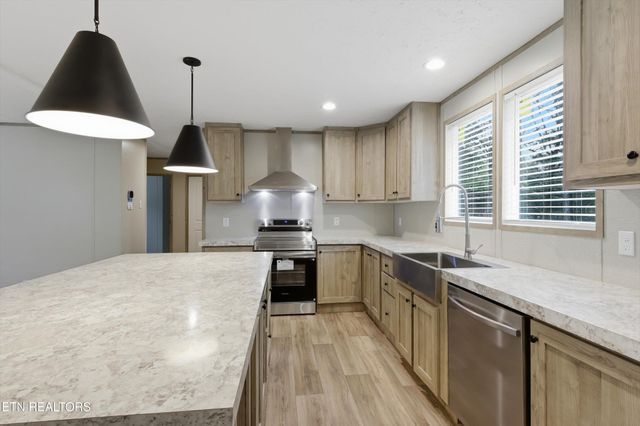 181 Pinecrest Drive, Loudon, TN 37774