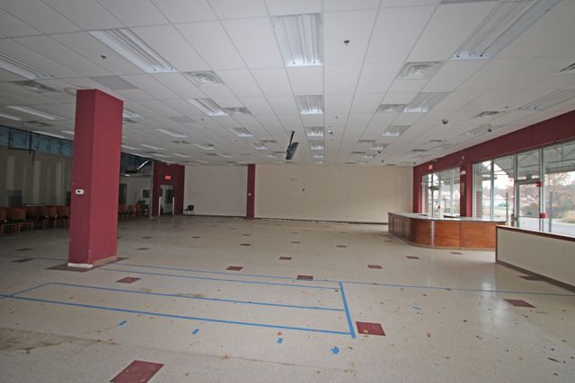 925 IL Route 22, Fox River Grove, IL 60021