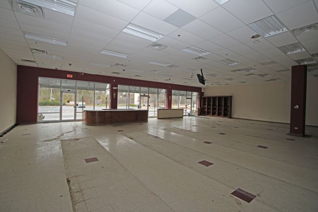 925 IL Route 22, Fox River Grove, IL 60021