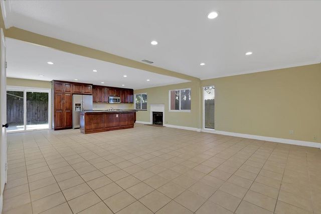 5528 Eagle View Way, Sacramento, CA 95842