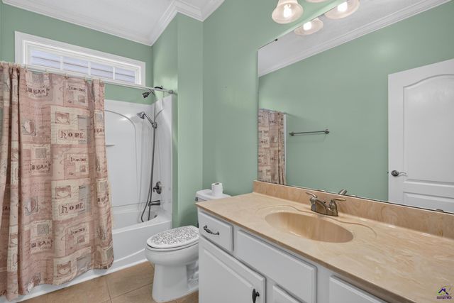 107 Fairway Oaks Drive, Perry, GA 31069