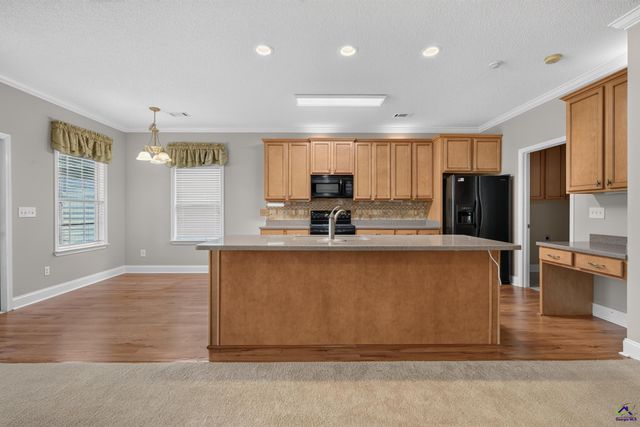 107 Fairway Oaks Drive, Perry, GA 31069