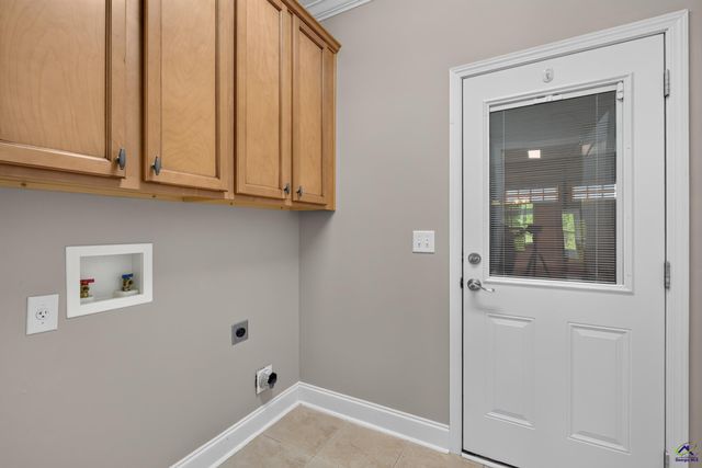 107 Fairway Oaks Drive, Perry, GA 31069