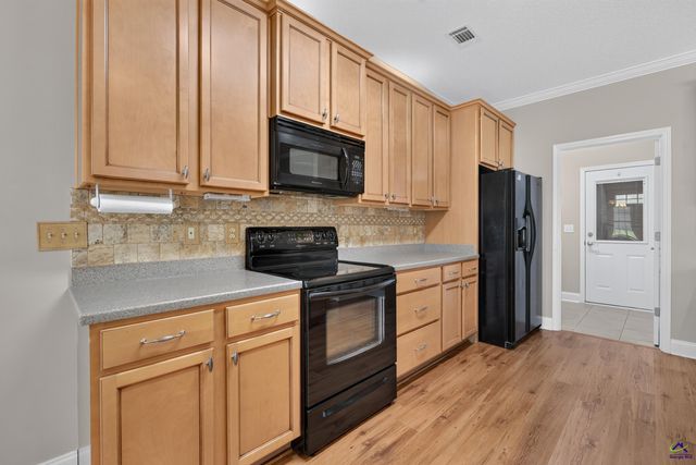 107 Fairway Oaks Drive, Perry, GA 31069