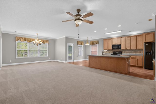 107 Fairway Oaks Drive, Perry, GA 31069