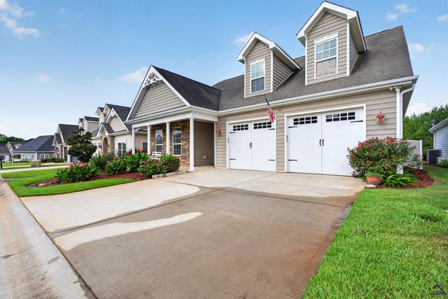 107 Fairway Oaks Drive, Perry, GA 31069