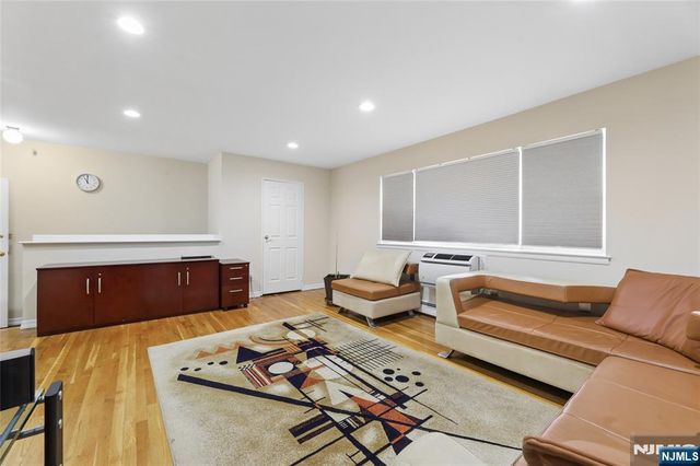 1-29 Virginia Drive 129B, Fair Lawn, NJ 07410