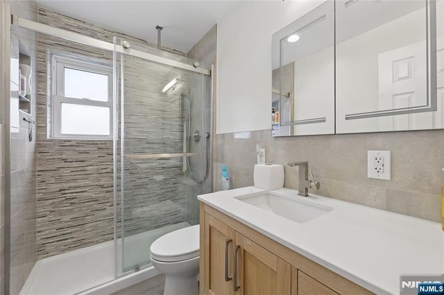 1-29 Virginia Drive 129B, Fair Lawn, NJ 07410