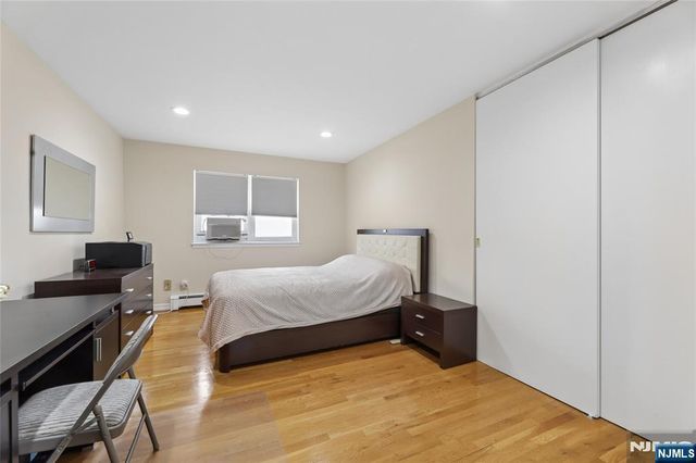 1-29 Virginia Drive 129B, Fair Lawn, NJ 07410