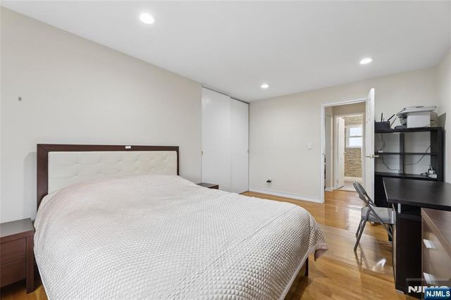 1-29 Virginia Drive 129B, Fair Lawn, NJ 07410