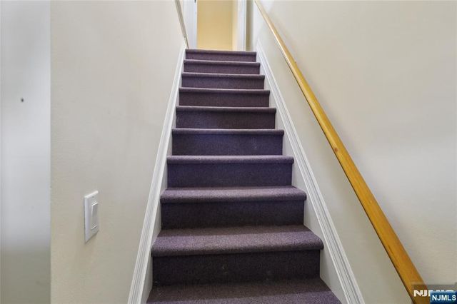 1-29 Virginia Drive 129B, Fair Lawn, NJ 07410