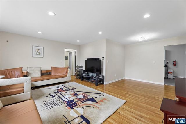 1-29 Virginia Drive 129B, Fair Lawn, NJ 07410