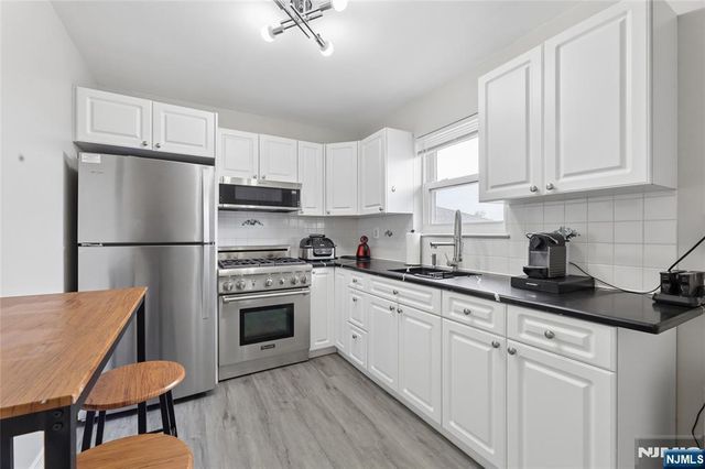1-29 Virginia Drive 129B, Fair Lawn, NJ 07410