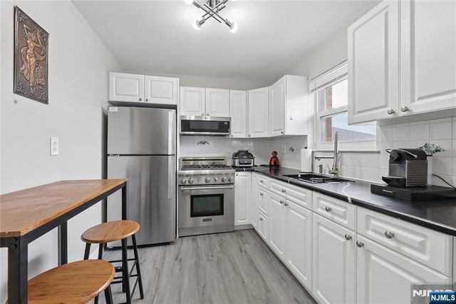 1-29 Virginia Drive 129B, Fair Lawn, NJ 07410