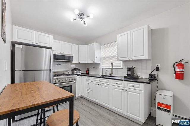1-29 Virginia Drive 129B, Fair Lawn, NJ 07410