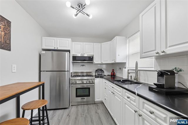 1-29 Virginia Drive 129B, Fair Lawn, NJ 07410