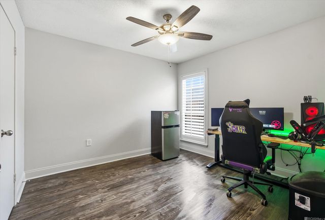 1462 W Fairview Dr, Baton Rouge, LA 70816