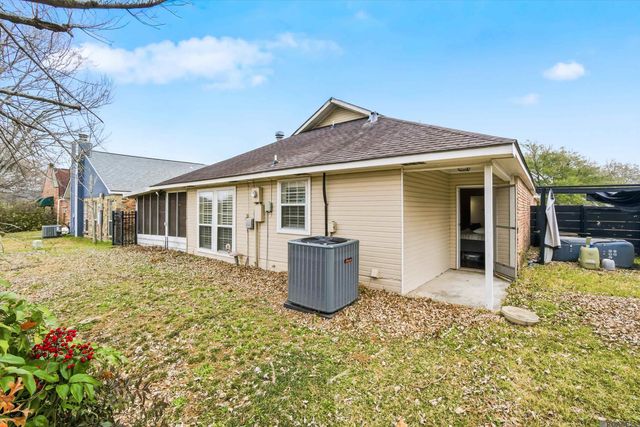 1462 W Fairview Dr, Baton Rouge, LA 70816