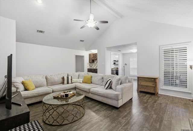 1462 W Fairview Dr, Baton Rouge, LA 70816