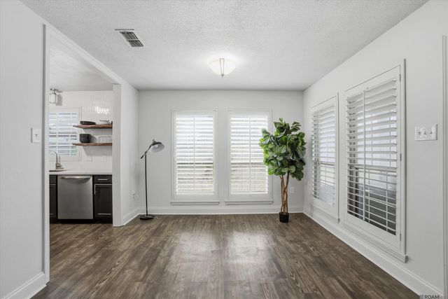 1462 W Fairview Dr, Baton Rouge, LA 70816