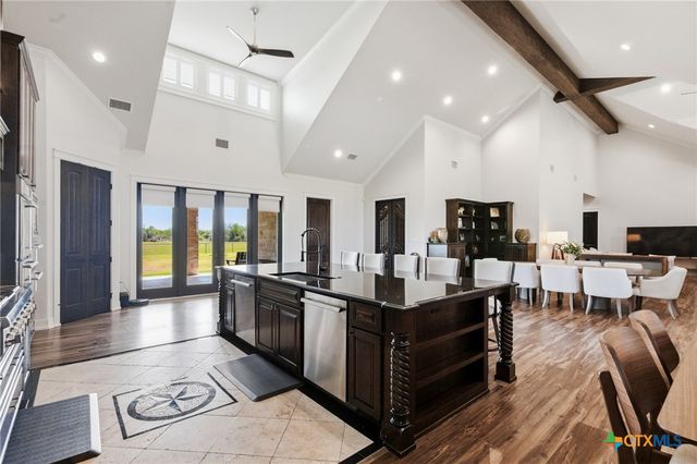 500 Sendera Loop, Victoria, TX 77904