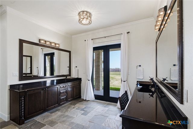 500 Sendera Loop, Victoria, TX 77904