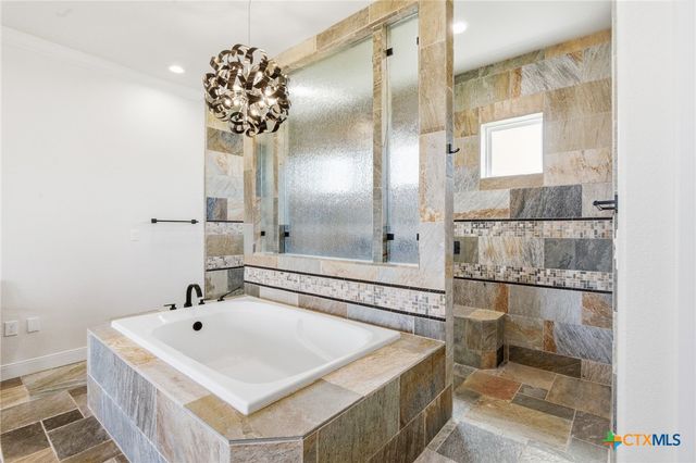 500 Sendera Loop, Victoria, TX 77904