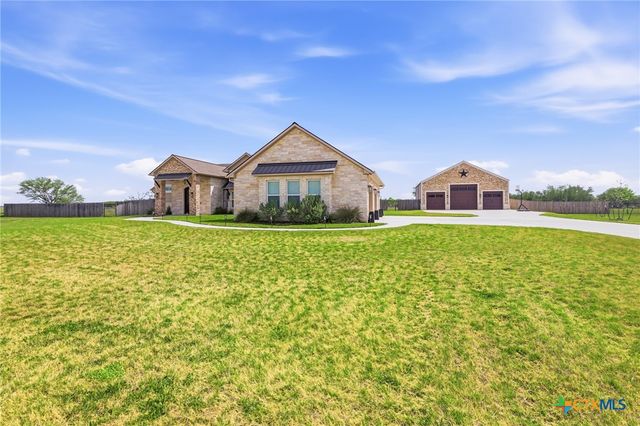 500 Sendera Loop, Victoria, TX 77904