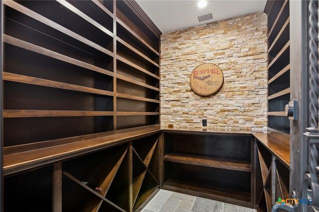 500 Sendera Loop, Victoria, TX 77904