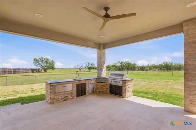 500 Sendera Loop, Victoria, TX 77904